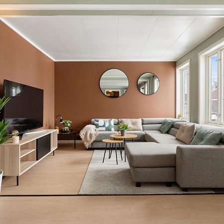 Central And Newly Renovated Apartment For Rent Тромсё Экстерьер фото